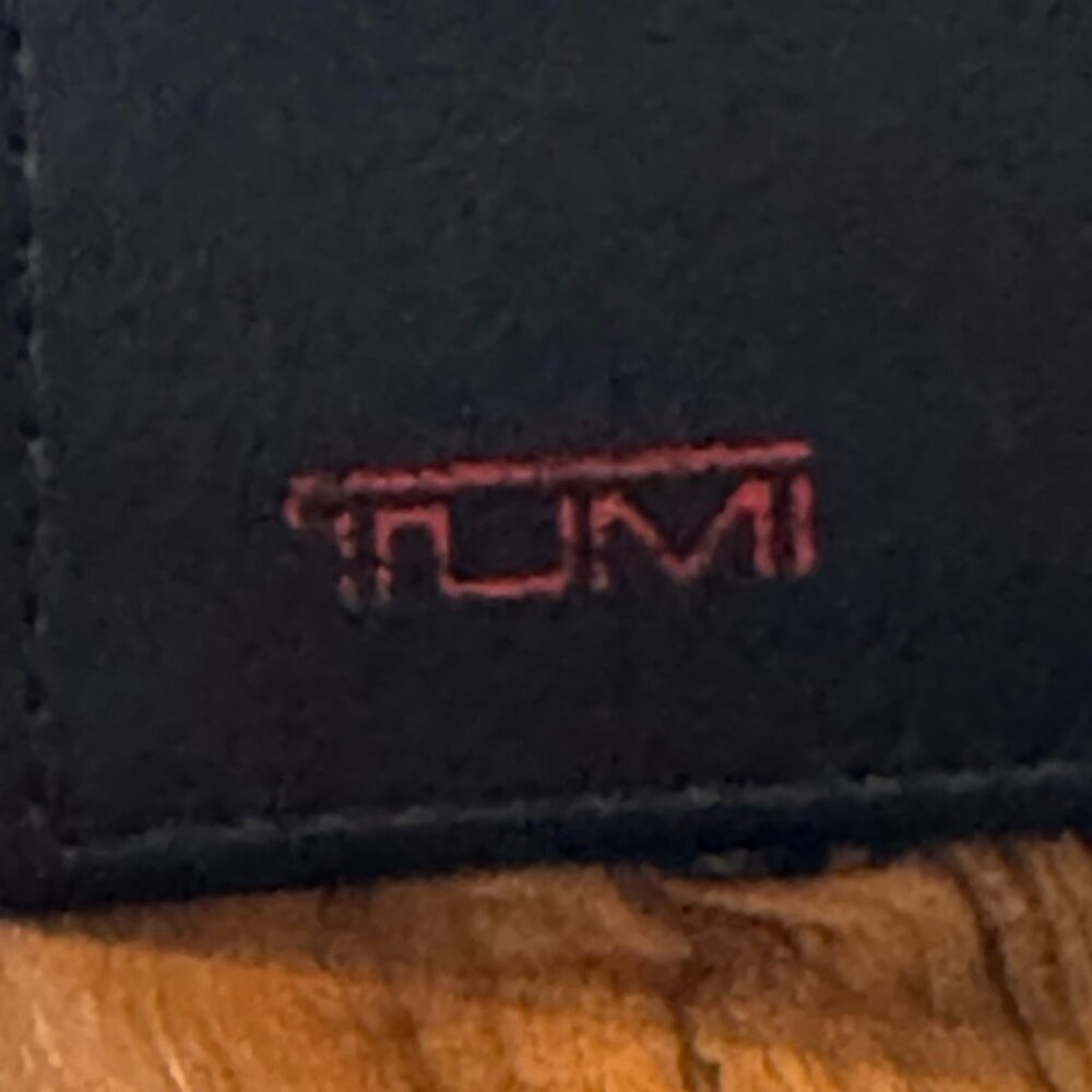 Tumi Black Leather Travel Wallet / Passport Holder Bi-Fold - Picture 3 of 8
